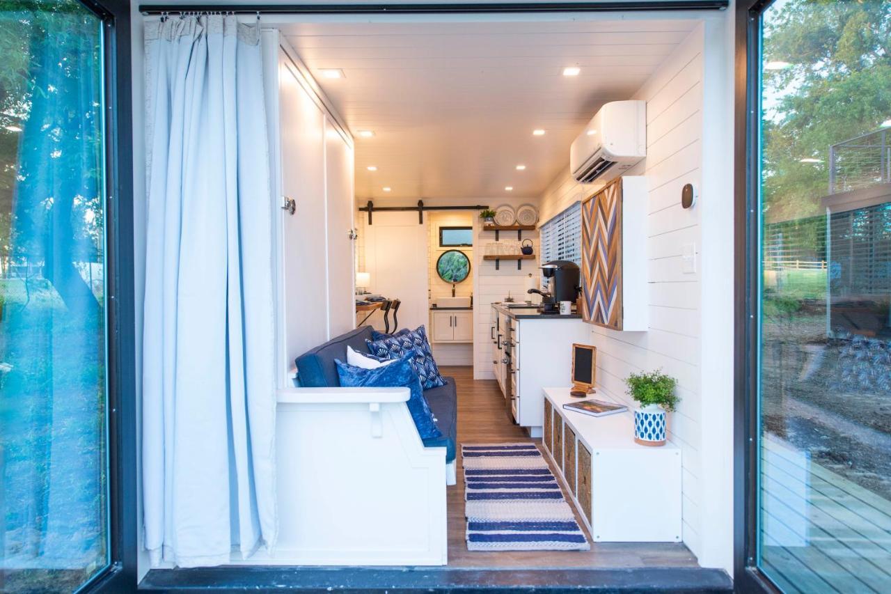 The Bluebonnet-Tiny Container Home Country Setting 12 Min To Downtown Bellmead ภายนอก รูปภาพ