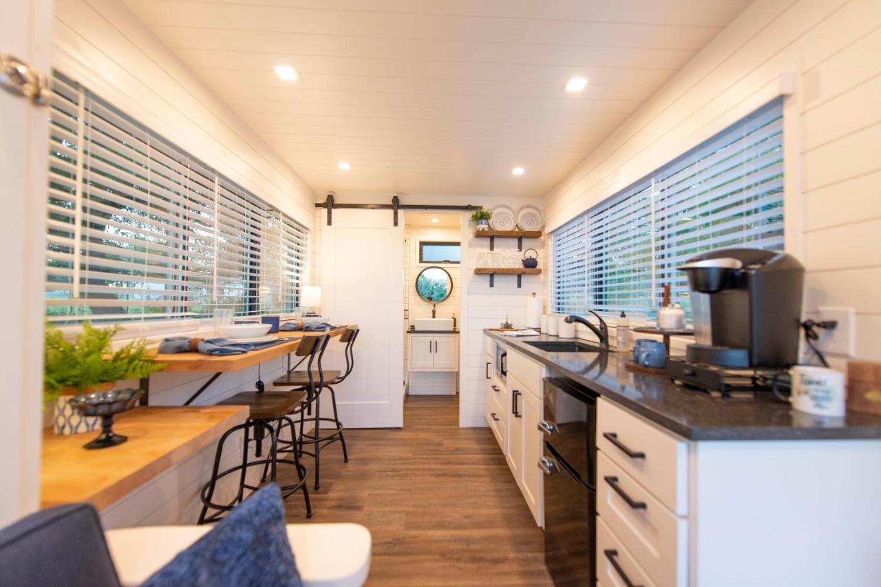 The Bluebonnet-Tiny Container Home Country Setting 12 Min To Downtown Bellmead ภายนอก รูปภาพ